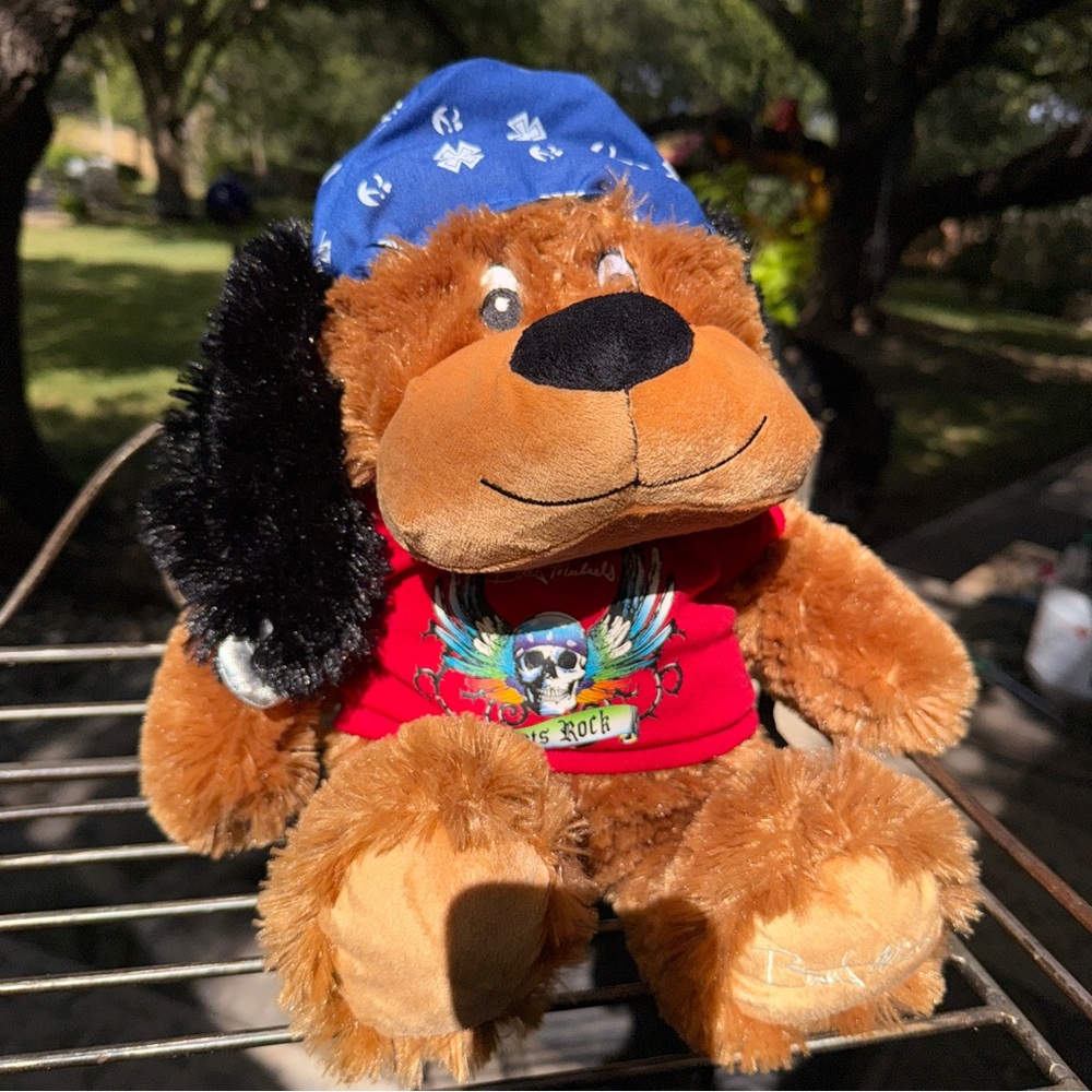 2013 NWT Chance Bret Michaels of Poison Bandana Squeaker Pet Rock Luv A Pet Dog